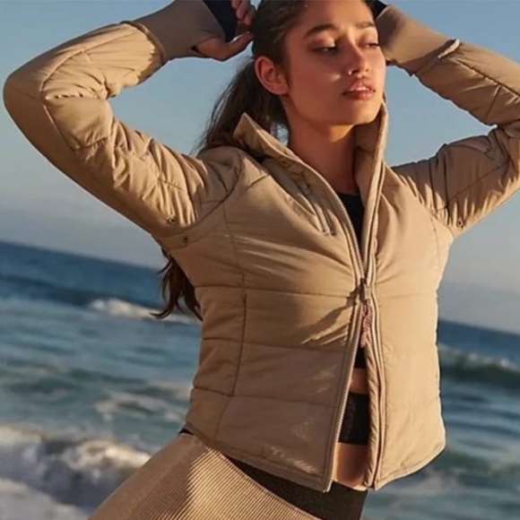 FP Movement Gathering Storm Run Puffer - Fits like Size S - Picture 2 of 10